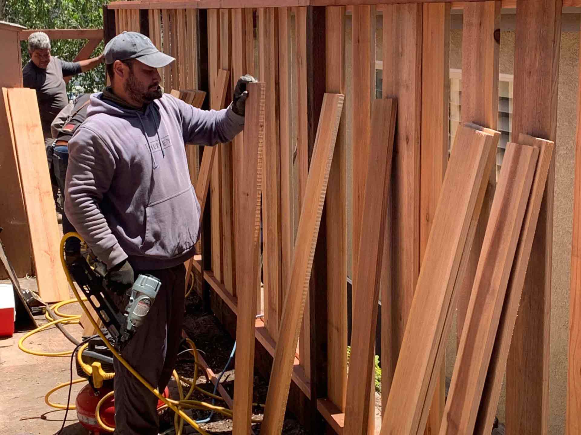 professional fence repair contractors